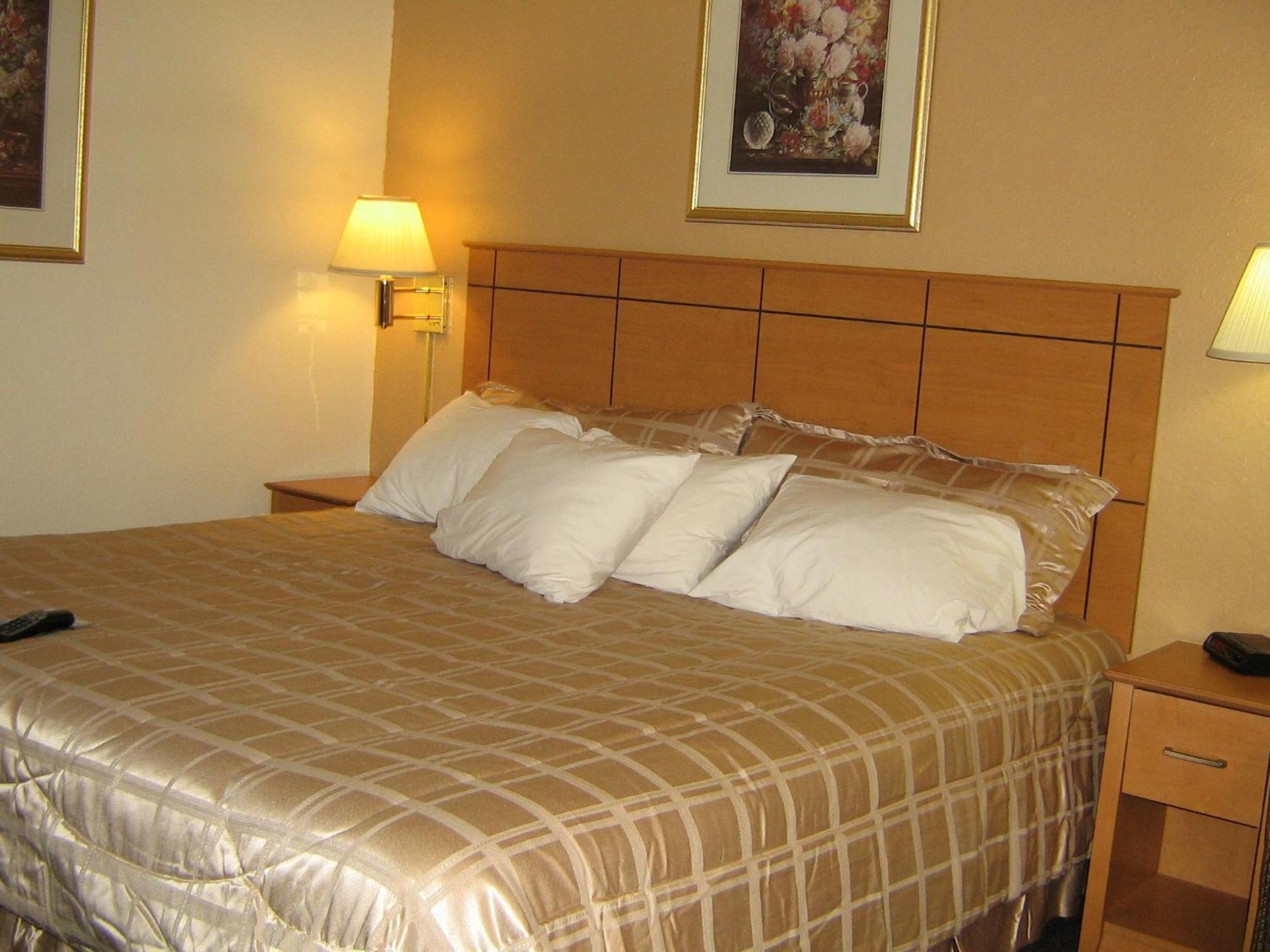 Americas Best Value Inn And Suites St. Cloud Saint Cloud Εξωτερικό φωτογραφία