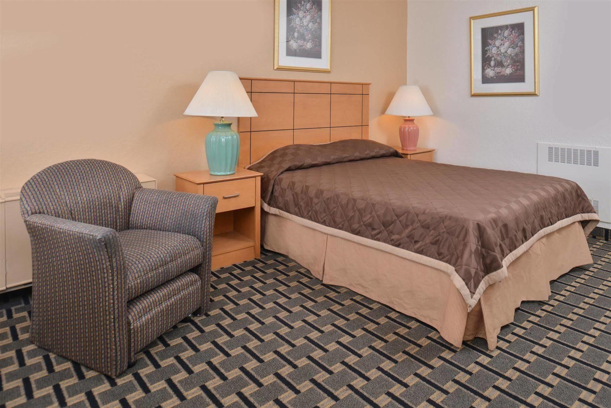 Americas Best Value Inn And Suites St. Cloud Saint Cloud Εξωτερικό φωτογραφία
